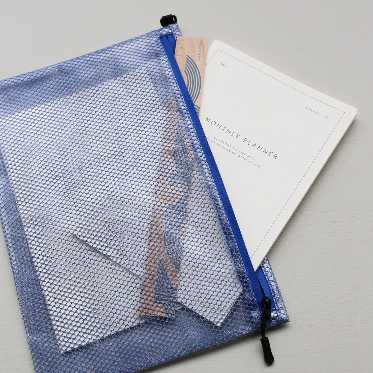 POUCH W. ZIP LOCK, BLUE // LARGE
